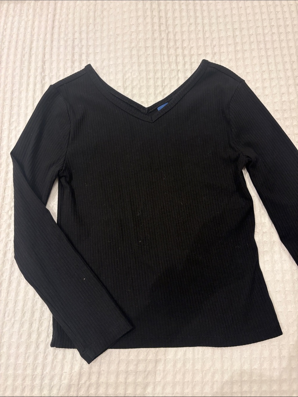 Old Navy Black Ribbed V-Neck Long Sleeve Tee - Kids